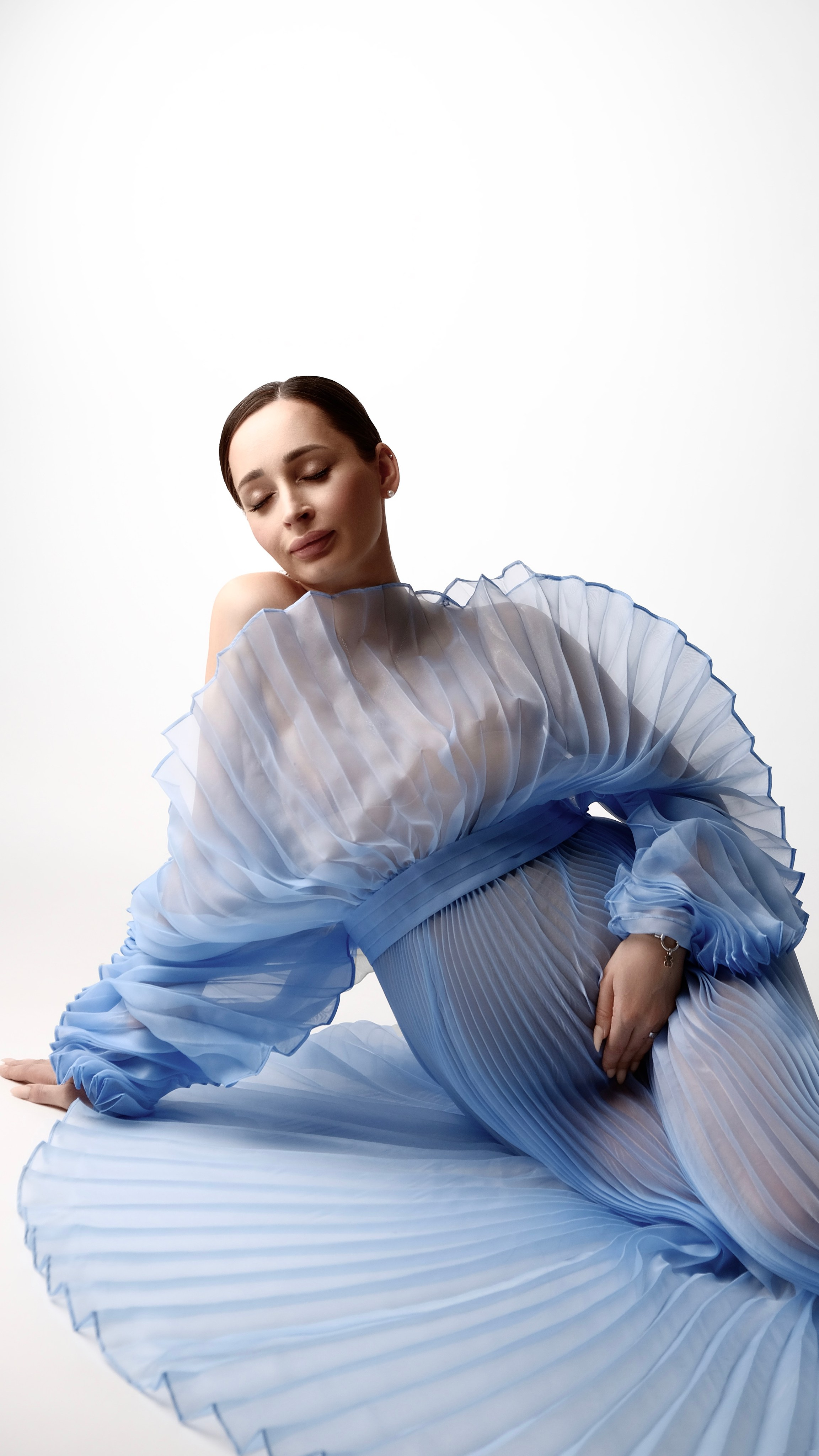 Платья. G_studio_spb Уютная фотостудия СПб с циклорамой и лаконичным дизайном метро Петроградская