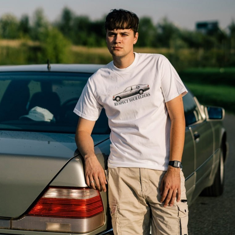 Одежда с изображением автомобилей. Автомобильный фотограф Антон Цырулев