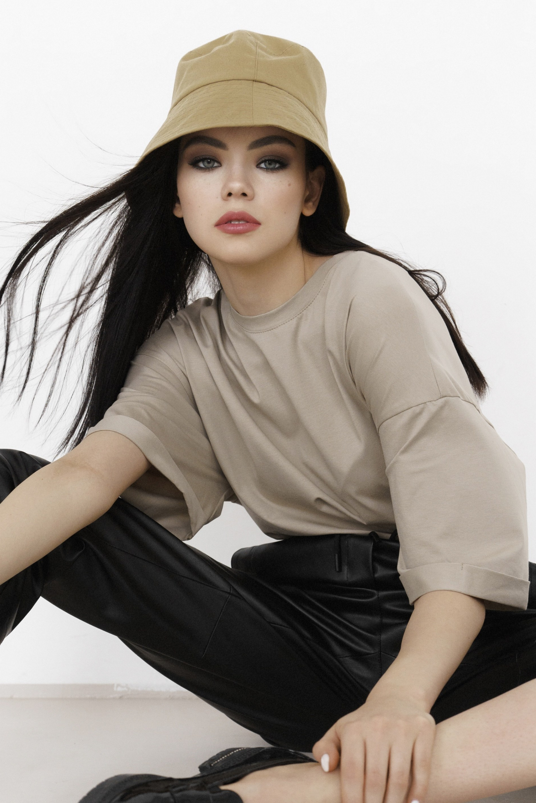 Модели для каталогов. База моделей для каталожной и рекламной съемки. ТМ Продакшн — Съемка для маркетплейсов в Москве