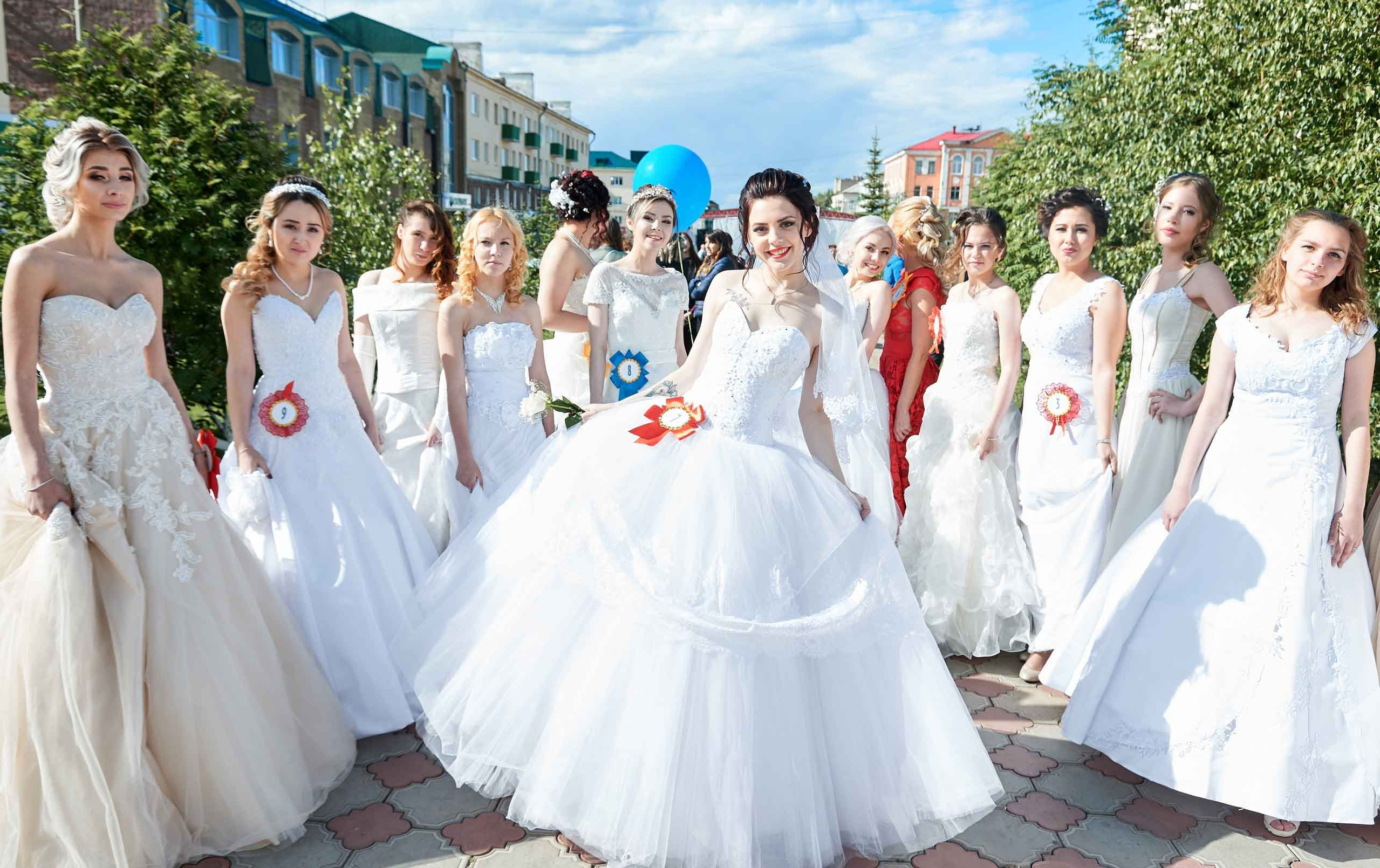 Образ невесты. Платье, макияж и укладка. Валеева Виктория | Свадебный фотограф в Ростове-на-Дону и Москве