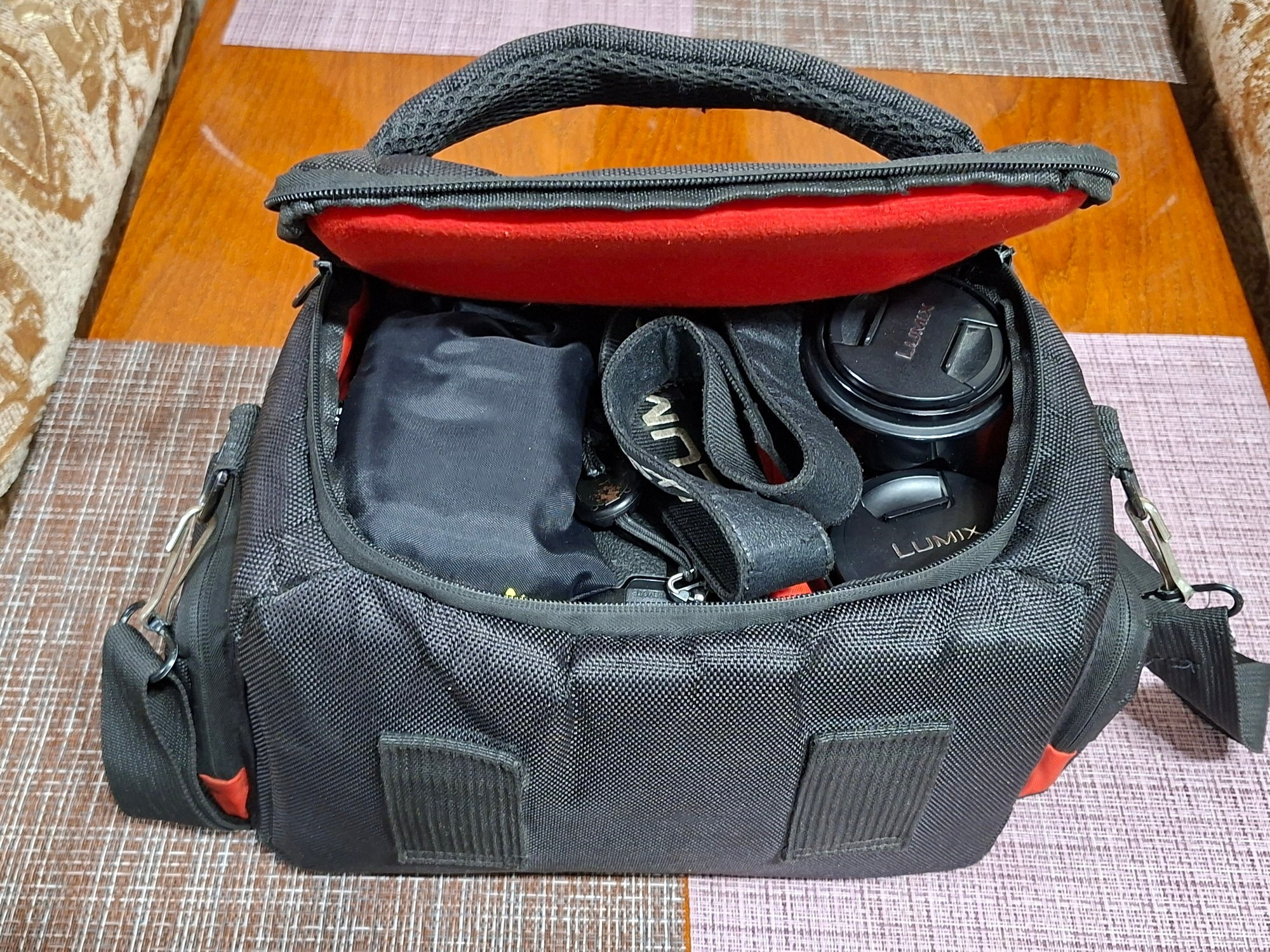 Сумка с полным комплектом для выездного уличного репортажа. Фотопрогулки по Миру