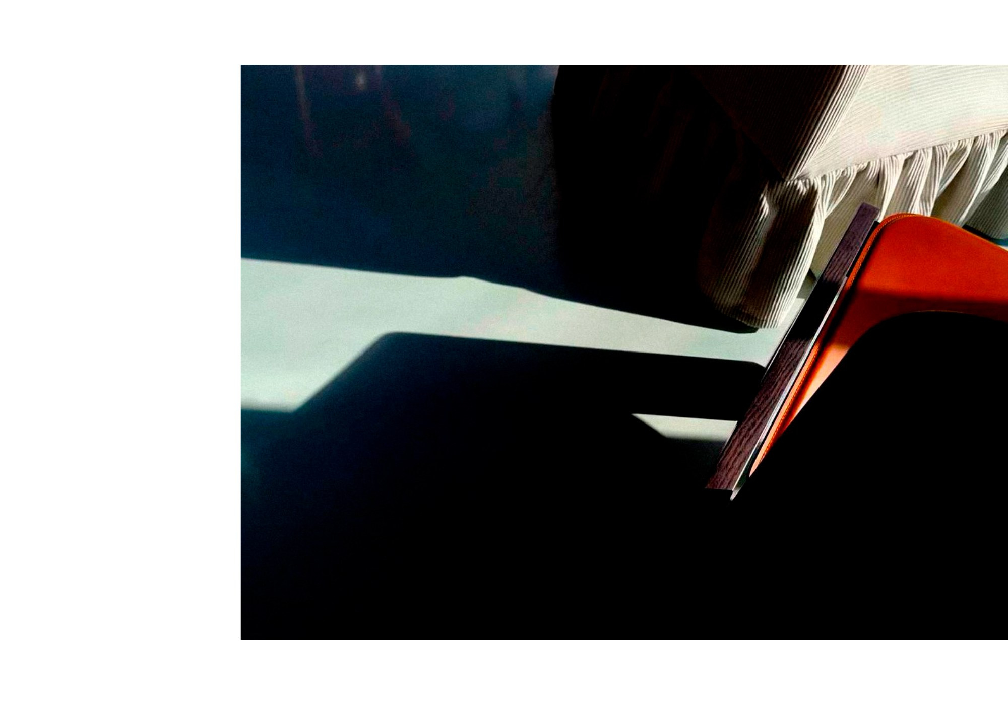 Red. Mobile photo