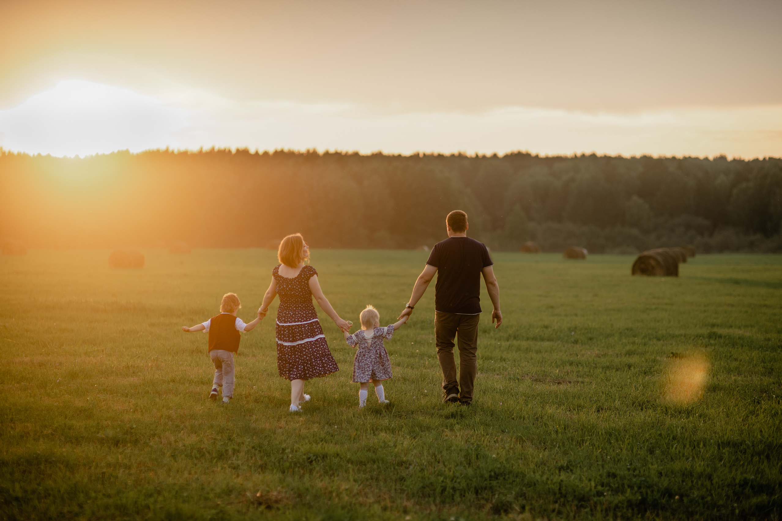 Семейная фотосессия на природе. Портретный фотограф в Москве, Московской области. Деловой портрет