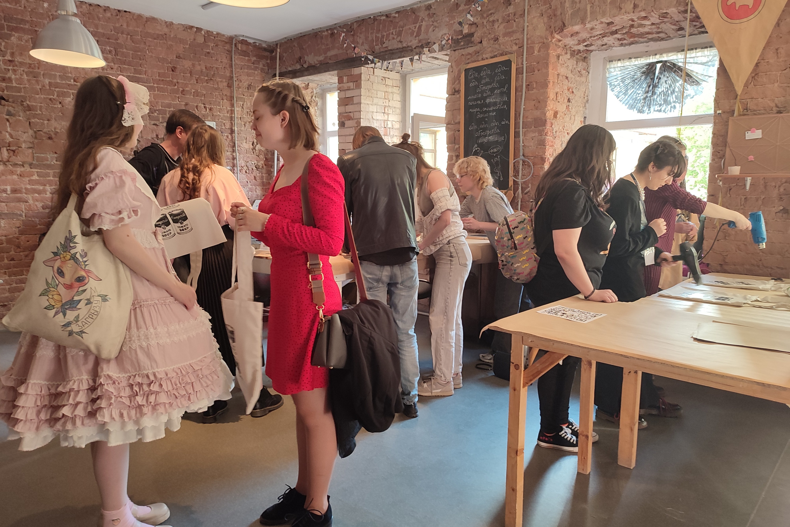 The Mirror: Tribute to Andy W. (2024). Multidisciplinary Artist and Filmmaker Sofia Melikova