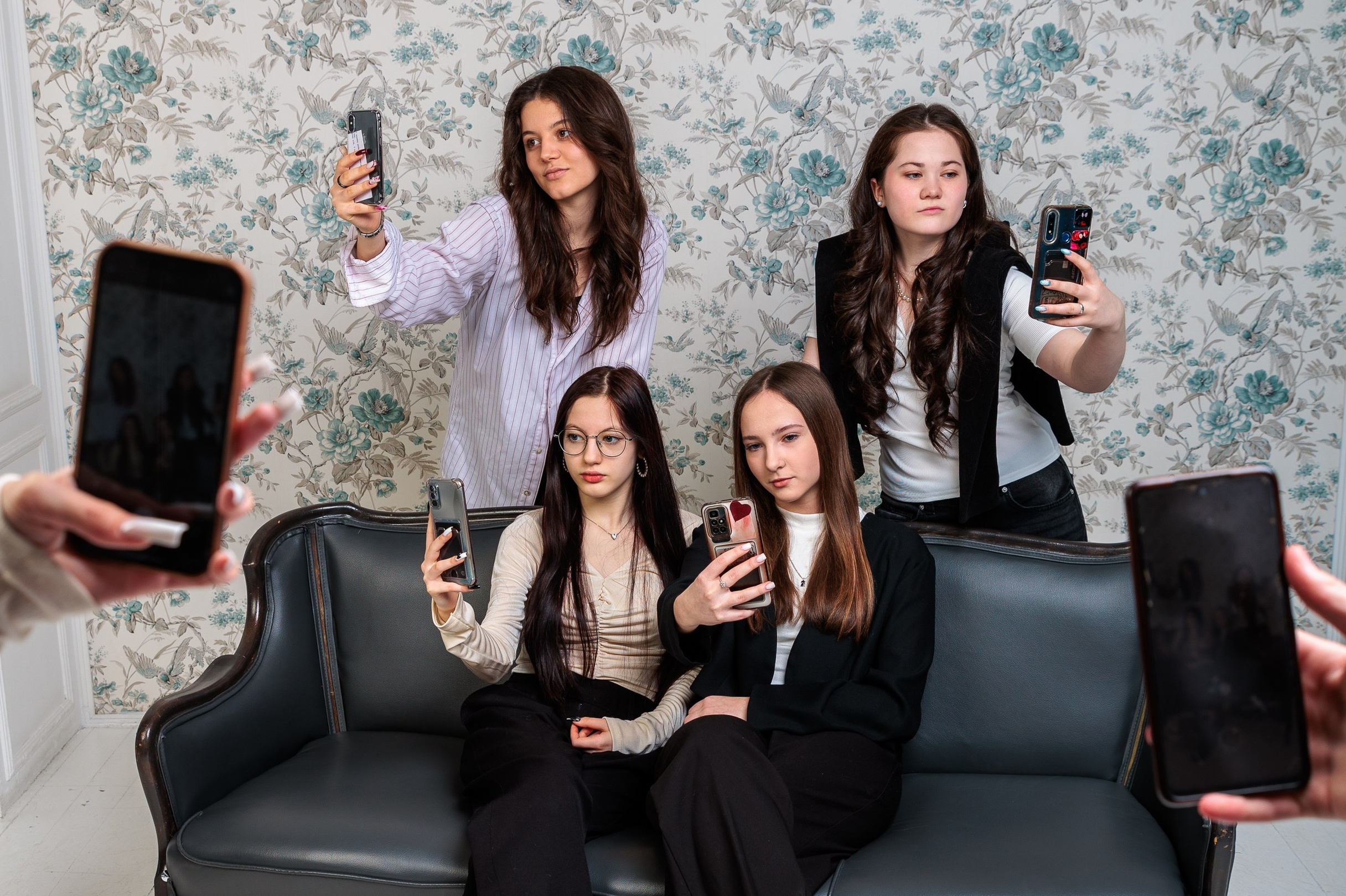 Выпускной альбом для старших классов. Заказать фотокнигу на выпускной в Новосибирске от Bestyalbum