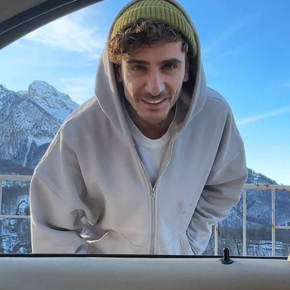 ведущий с большим опытом москва