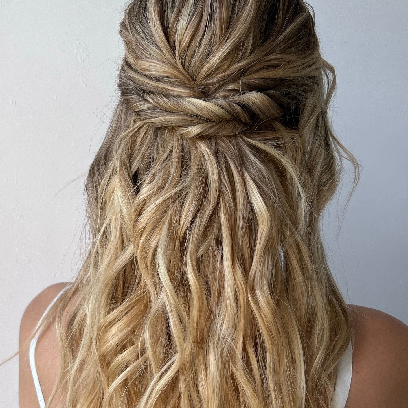 Юлия Донченко, топ-стилист по причёскам и визажист в Москве