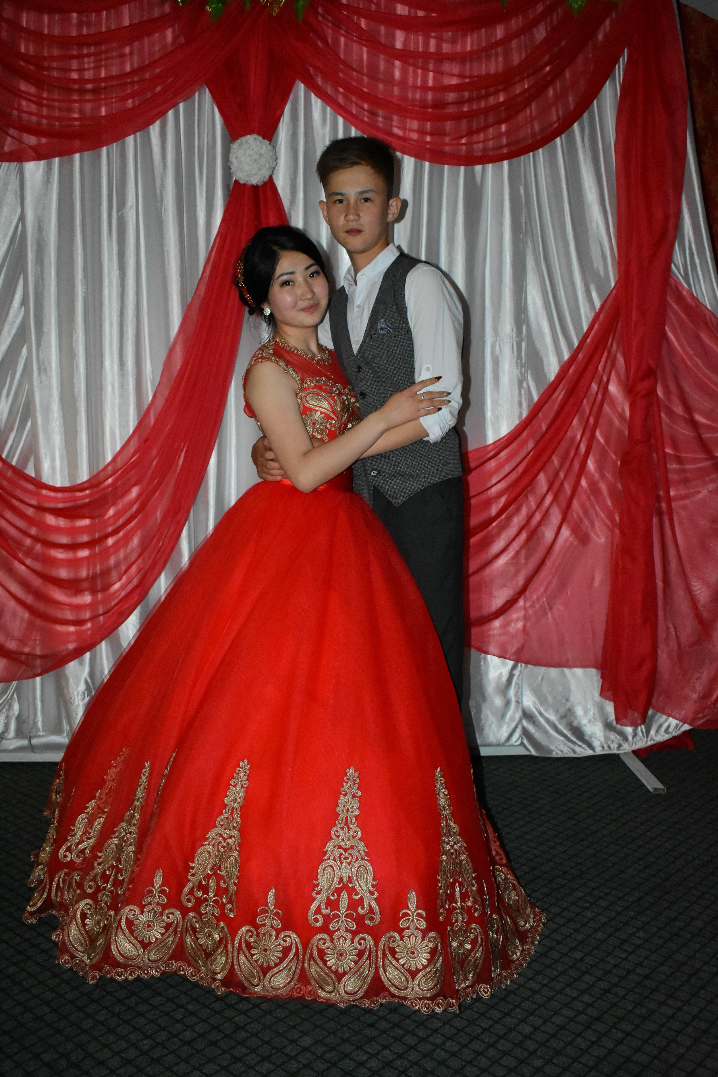 Фотограф на выпускной в школе. Детский и школьный фотограф в Костанае Рабига Сейткенова