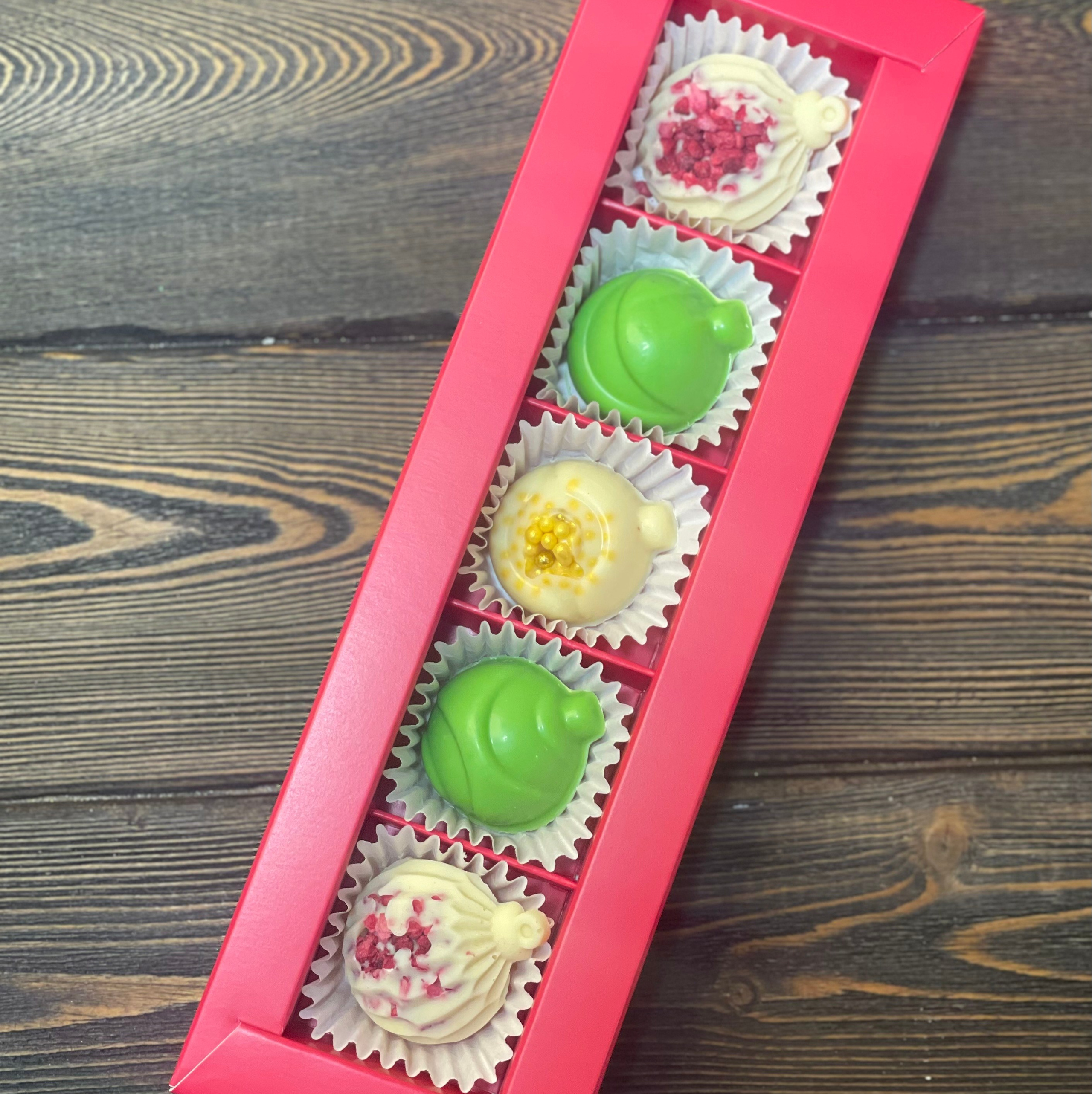 Фантазийный шоколад Сургут. Клубника в шоколаде в Сургуте