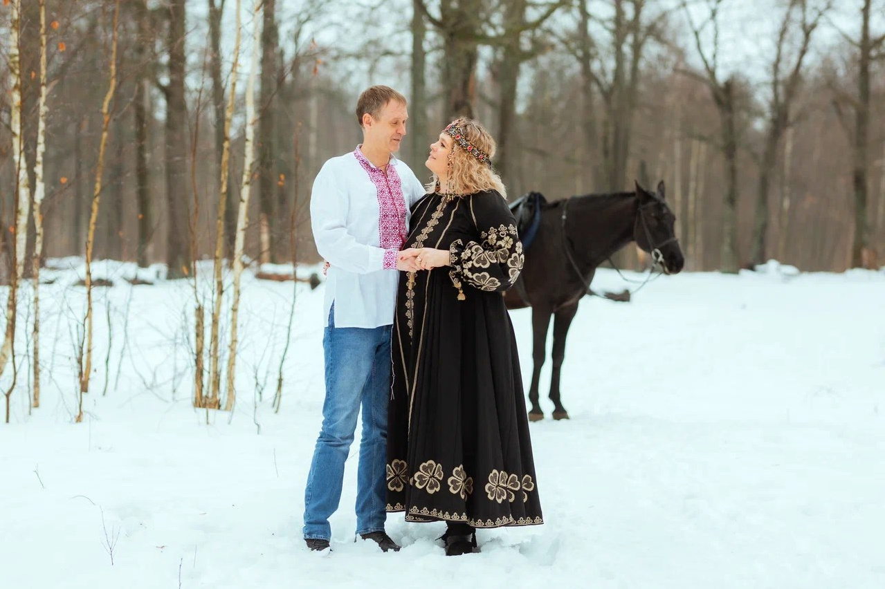 Современная славянская и русская одежда с традиционной вышивкой. Русская и славянская одежда. Современна русская одежда