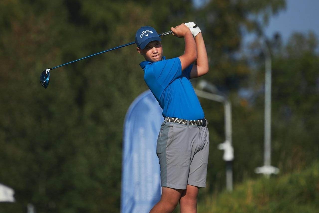 Старшие спортсмены. Академия гольфа NSU в Москве. Тренировки по гольфу для детей и взрослых, тренировки для новичков
