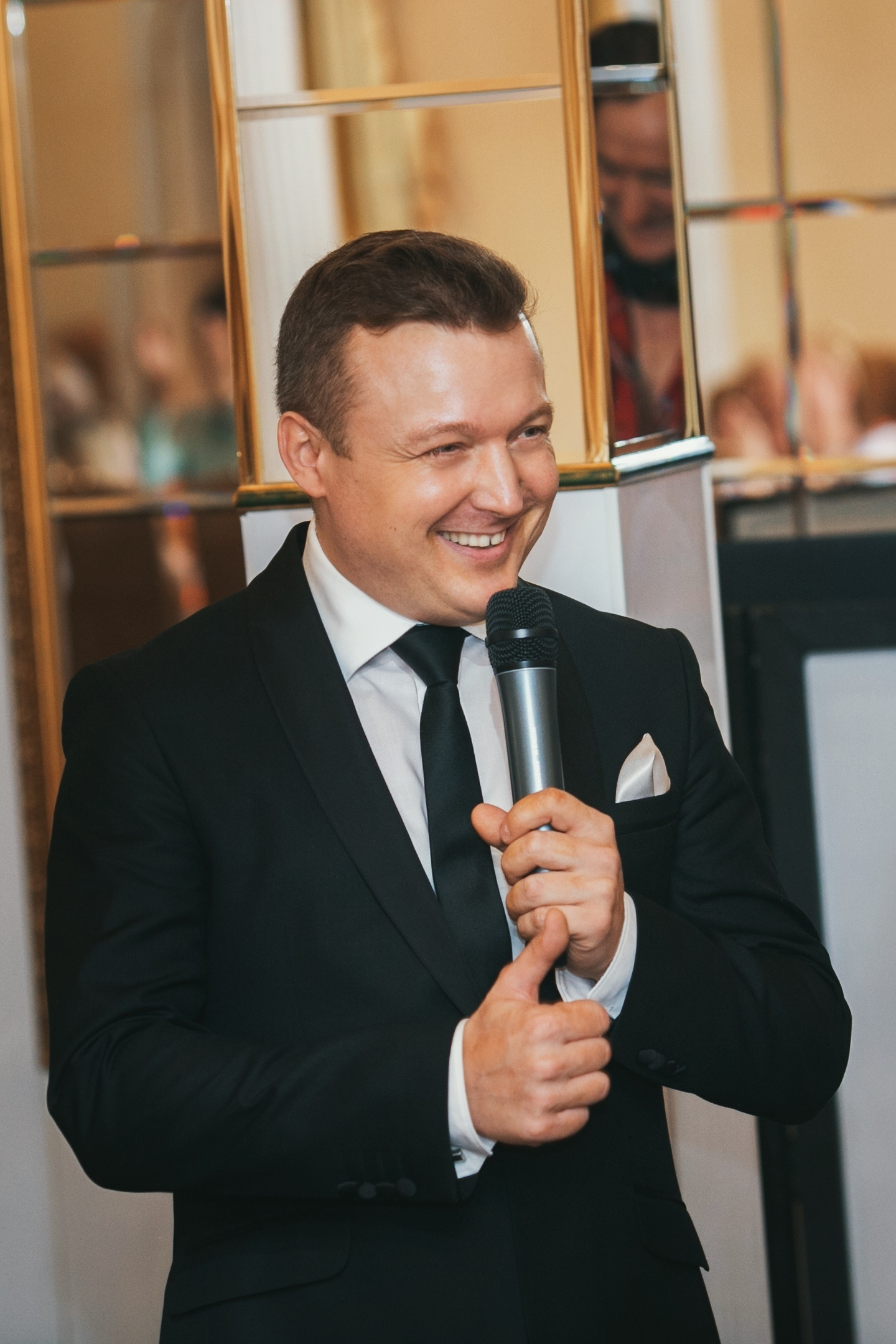 Сотрудничество ведущего с организаторами мероприятий, свадебными и eve. Ведущий на свадьбу, корпоратив и юбилей в Москве Сергей Рябинин