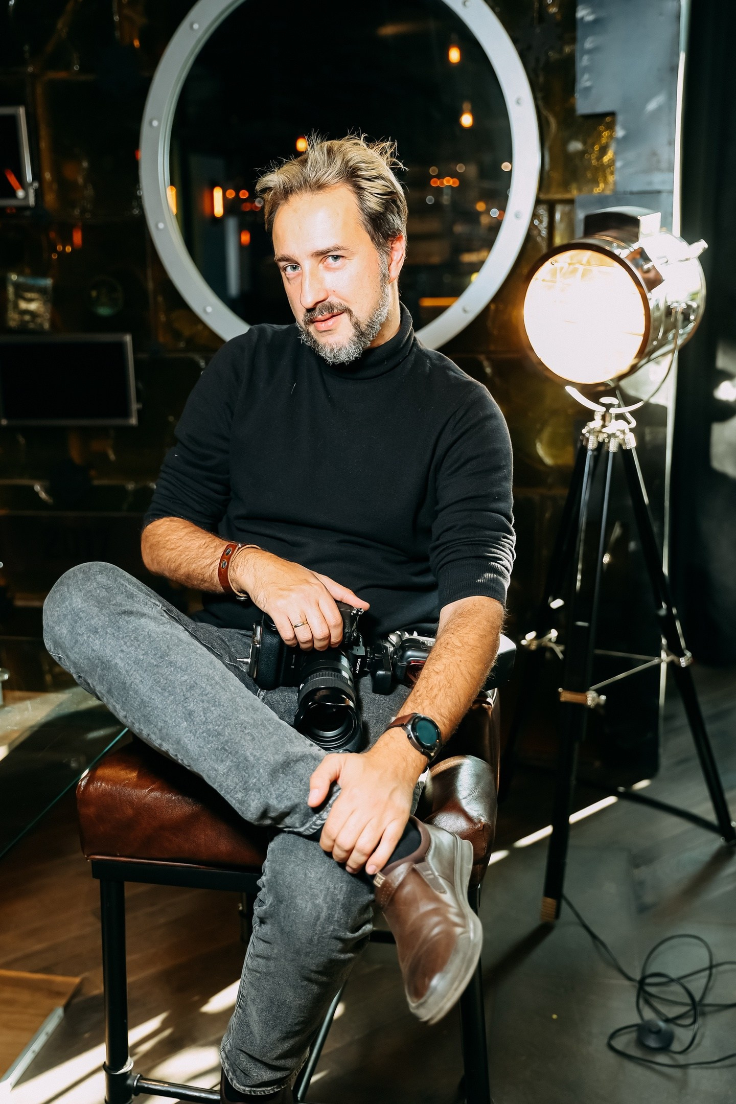 Professional photographer in Budva capturing wedding moments