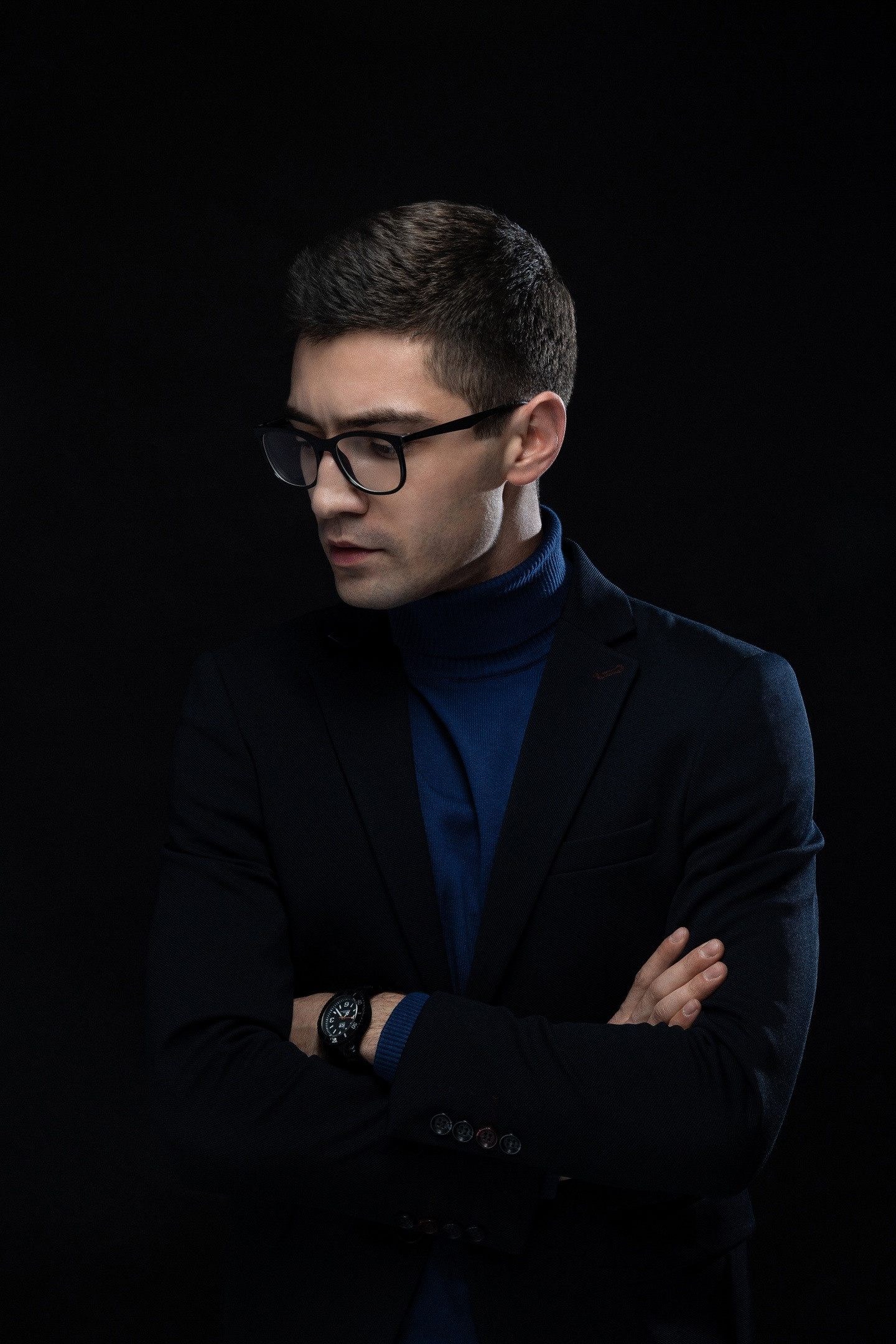 Контакты. Фотограф Илья Хачатурян