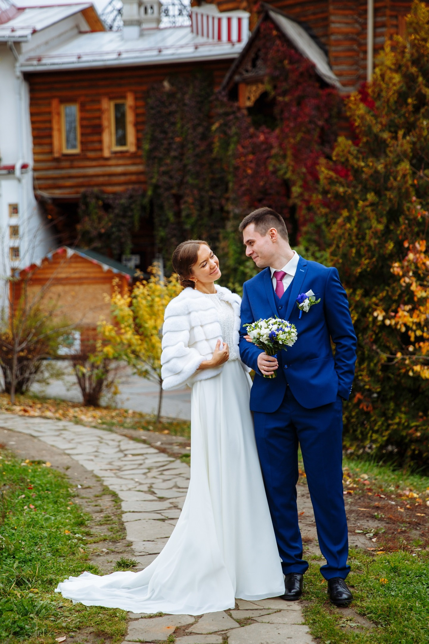 Свадебная фотосессия на территории Измайловского Кремля