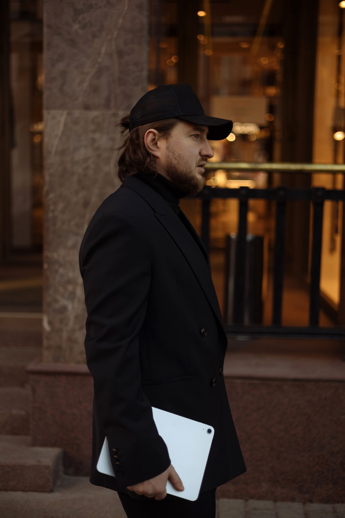 Contacts. Photographer in Milan Ivan Goncharov