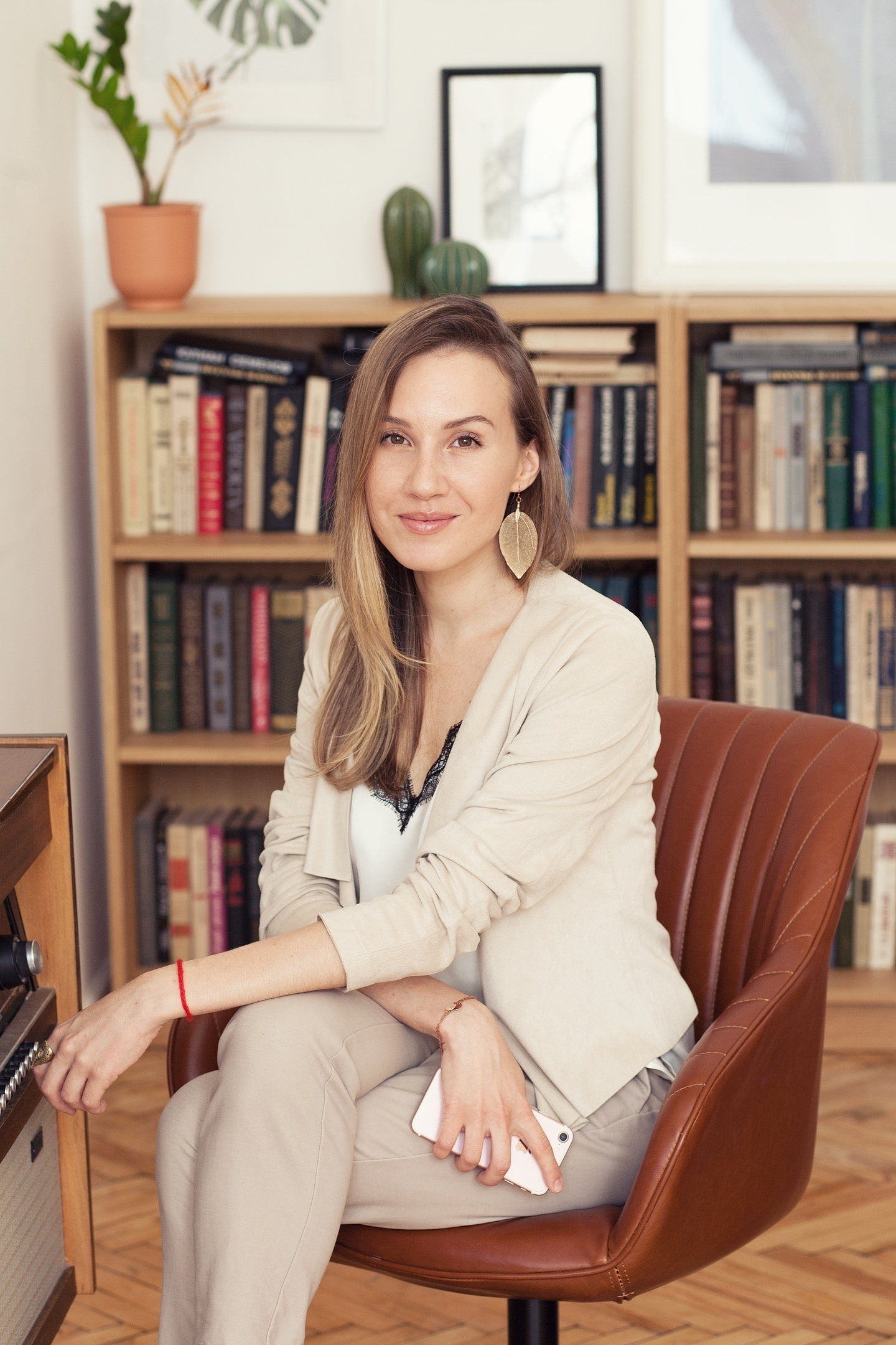 «Из любого комплекса можно сделать ресурс»: гештальт-терапевт про арт-рехаб и т…. Школа психологической фотографии Refflector