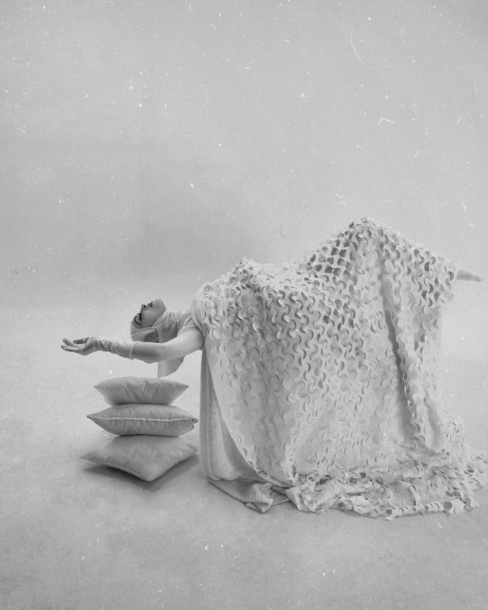 DIVIDE & CONQUER. Yulia Yurchevskaya | Art Director & Visual Visionary