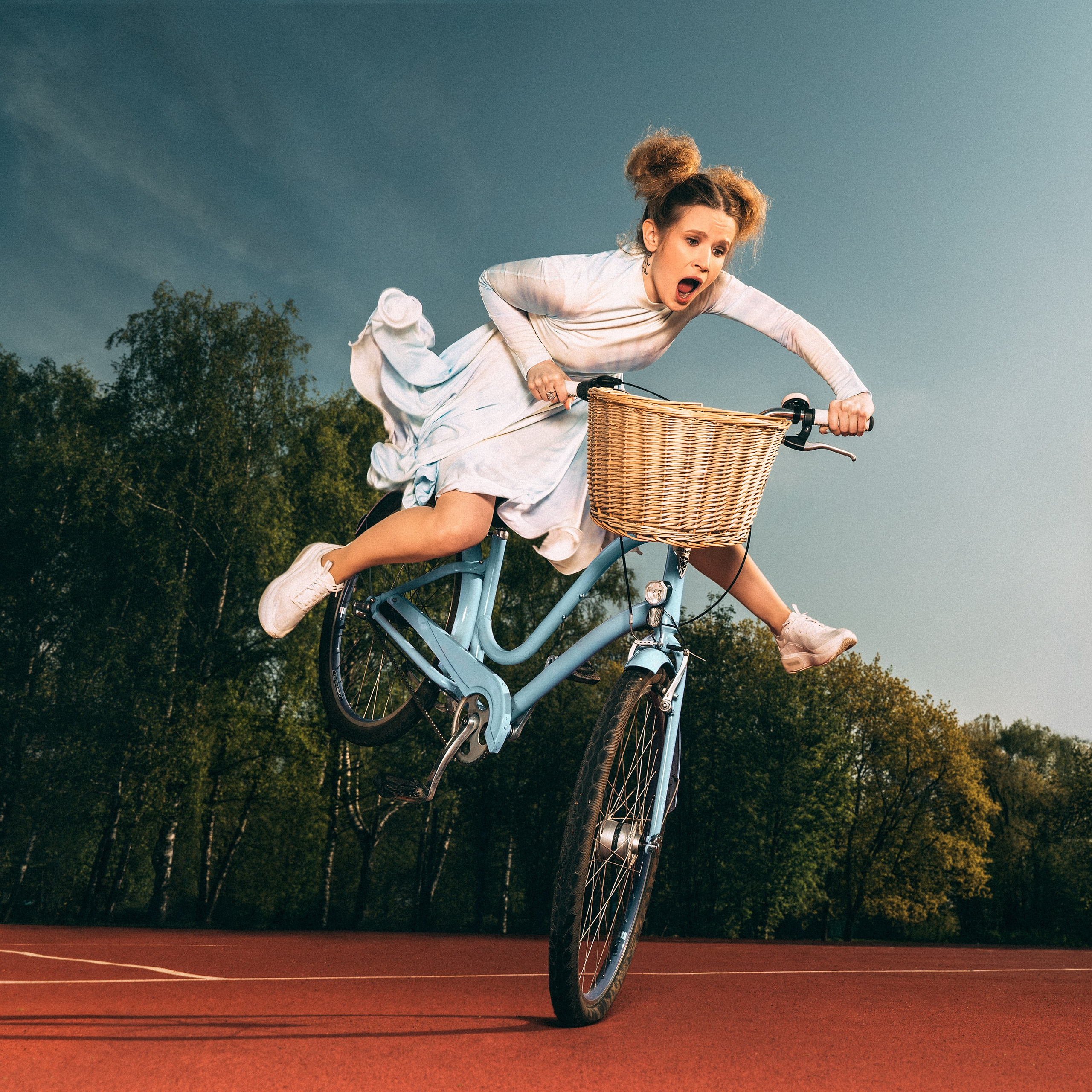 Монеточка «Падать в грязь». Дима Меткин. Фотограф и режиссер (Москва)