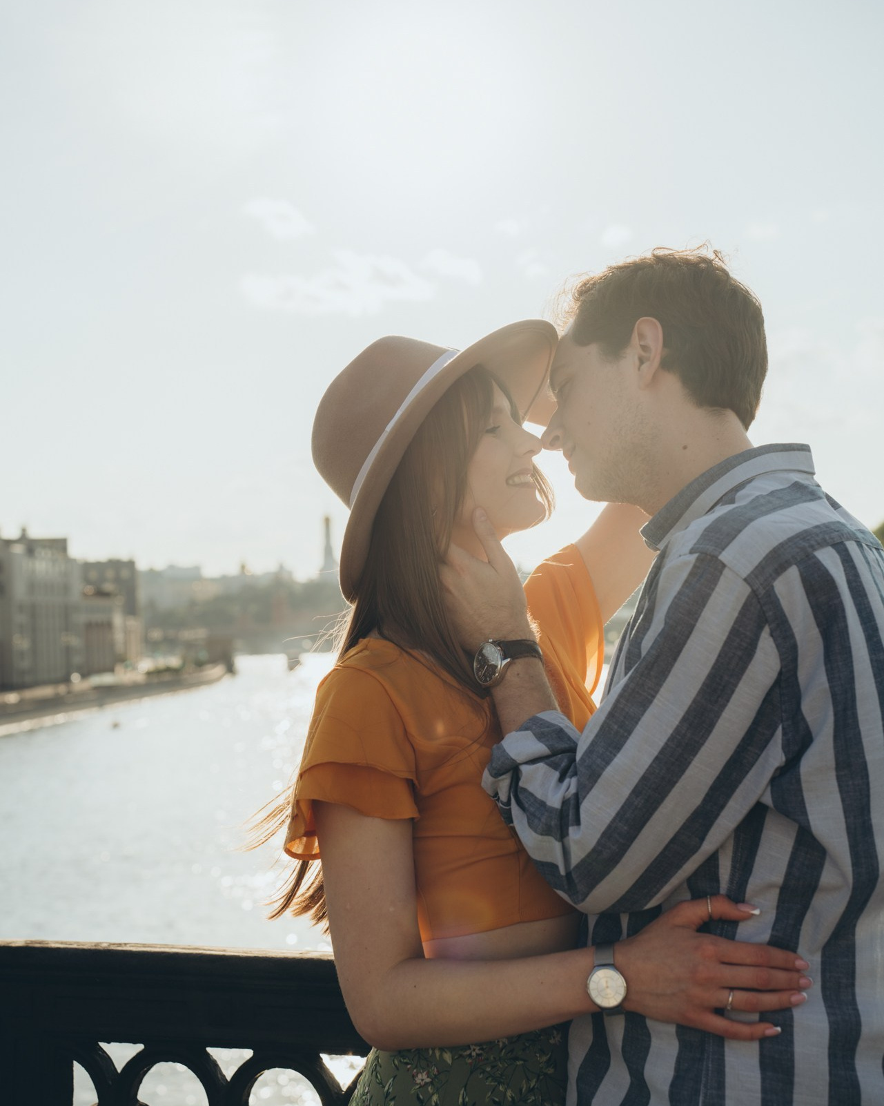 Профессиональный фотограф в Москве — съемка свадеб, портретов, мероприятий и путешествий. Качественные фото с индивидуальным подходом, быстрый результат и творческое видение. Закажите фотосессию в Москве у опытного фотографа с отличными отзывами.