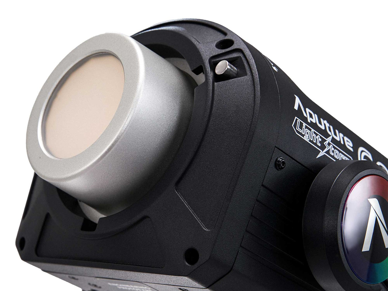 Светильник Aputure мощностью 600 Вт «LS600c Pro II». Фотограф — видеограф в Москве Дмитрий Менделеев