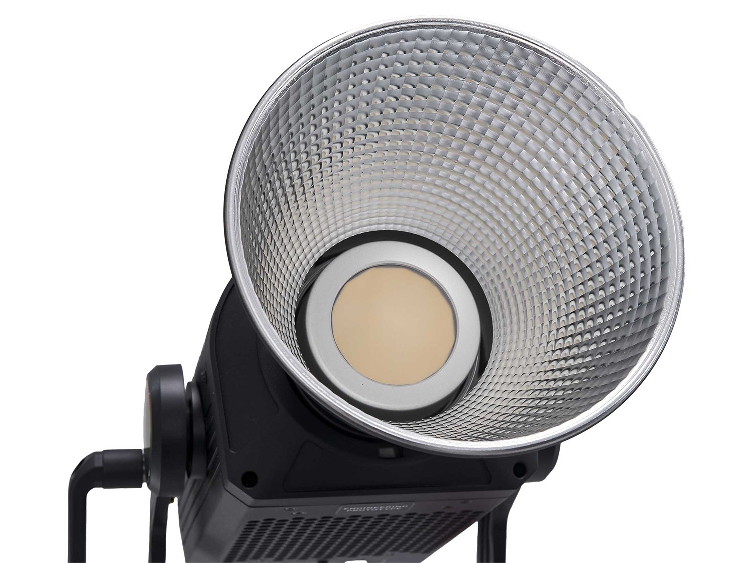 Светильник Aputure мощностью 600 Вт «LS600c Pro II». Фотограф — видеограф в Москве Дмитрий Менделеев