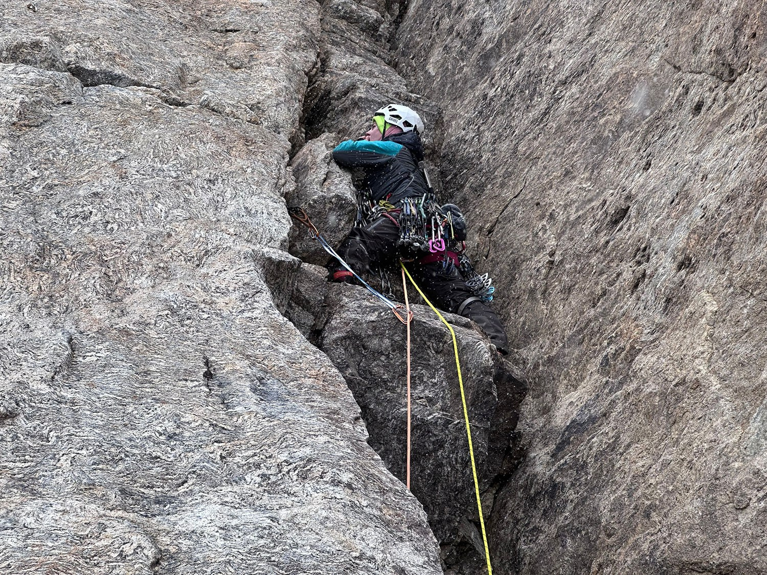 Номинанты 2025: Первопрохождение на пик Iris в долине Мияр в Индийских Гималаях маршрут «Карма». Премия Стальной Ангел