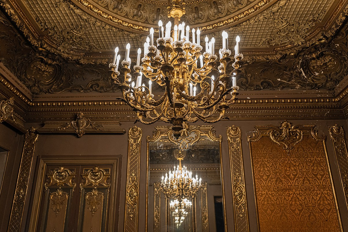 Заброшенный особняк Брусницыных на Васильевском острове. Фотограф и искусствовед в Туле и Санкт-Петербурге Нелли Некрасова