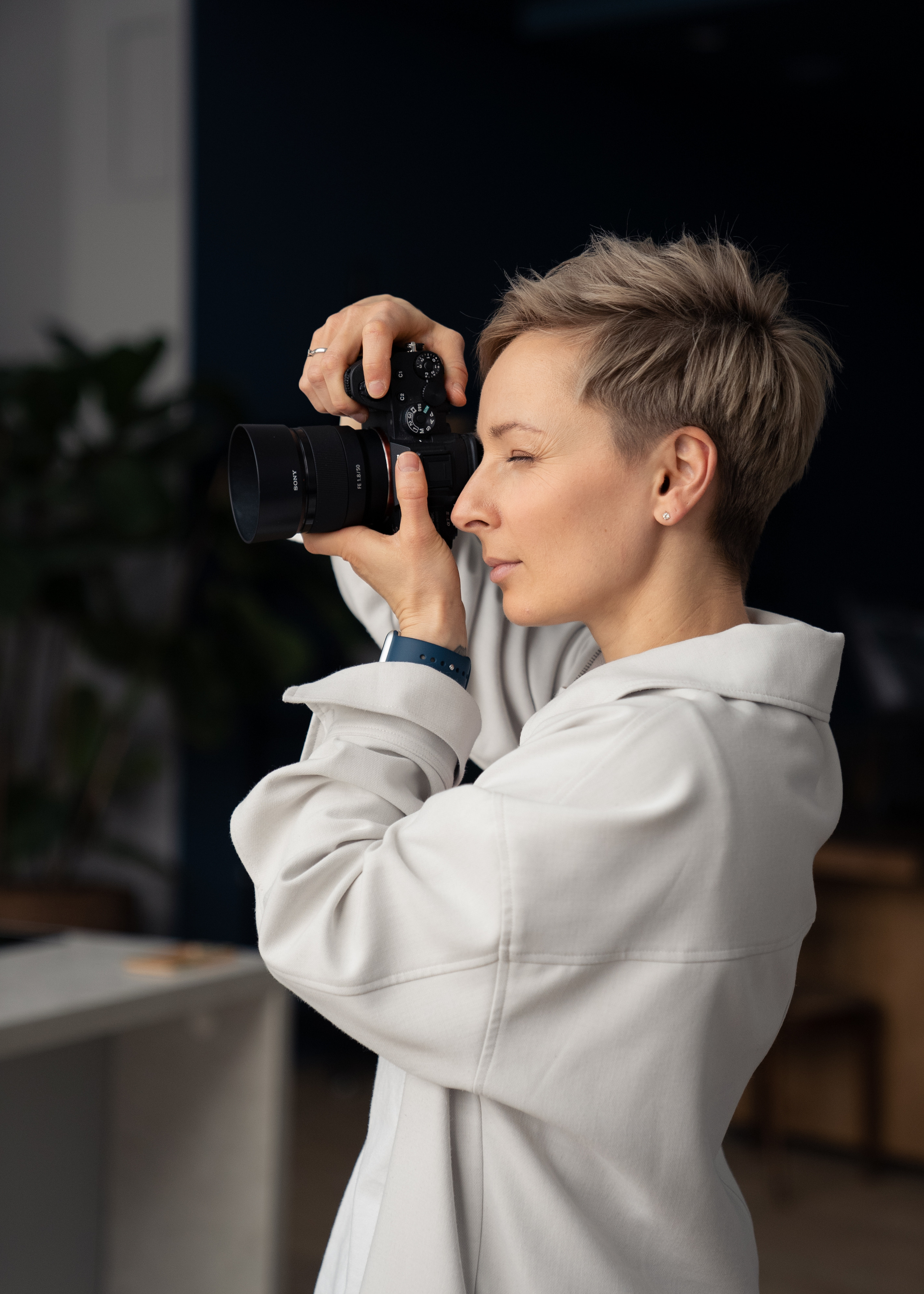 Контакты. Женский портретный фотограф в Москве