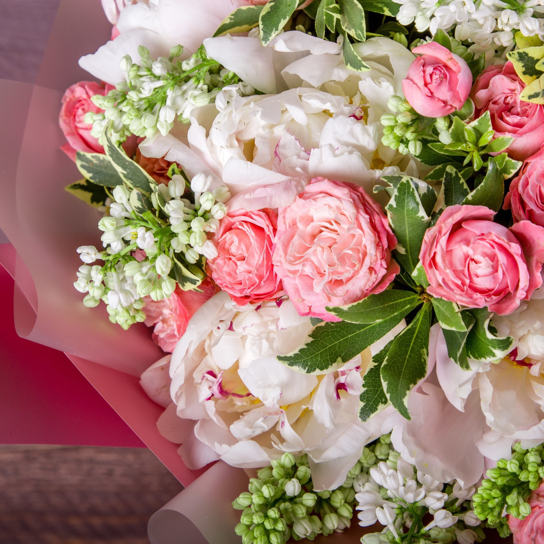 Букет пионы, розы бомбастик, сирень. Флорист Маргарита Гладкова