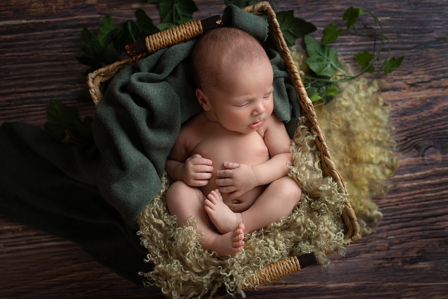 Услуги по съёмке новорожденных. Фотограф новорожденных и детский фотограф в Москве и Зеленограде Александра Осинина