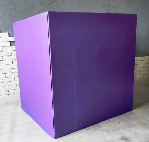 Коробка с шарами. Студия праздничного декора