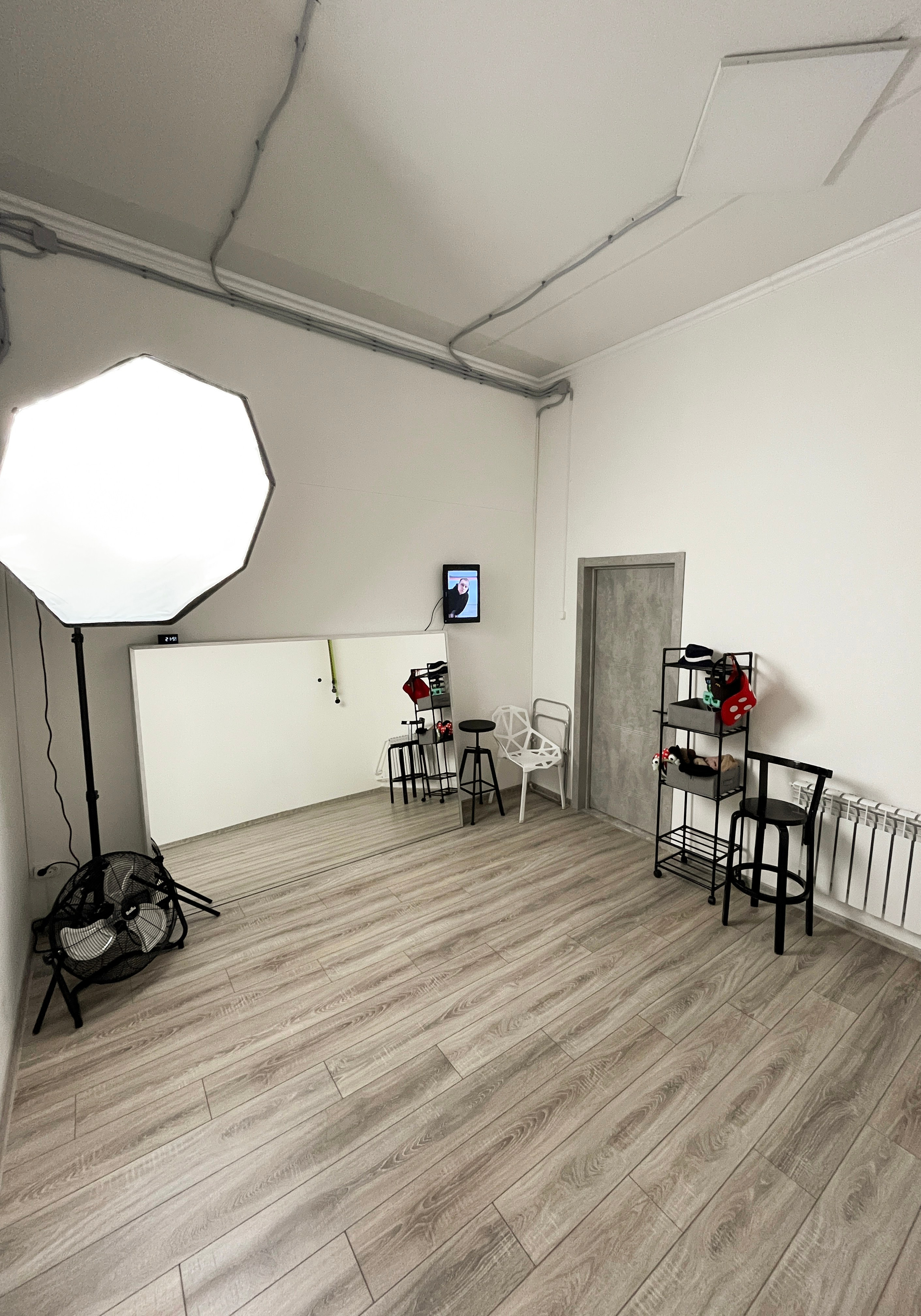 Комнаты. Автопортретная Фото Точка Самара