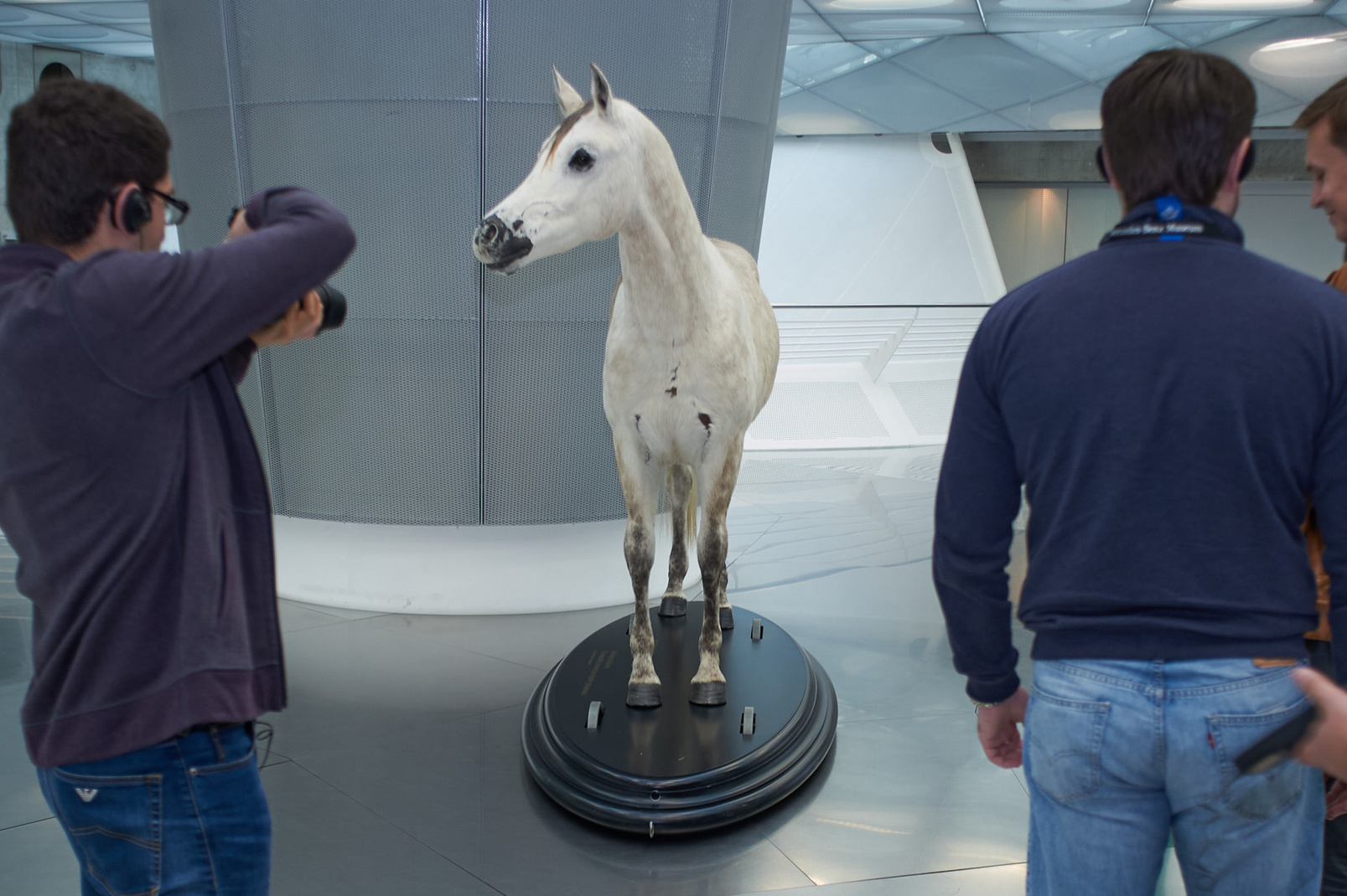 Корпоратив DiHouse, поездка в музей Mercedes-Benz. Reportage event photographer in Moscow Alexander Gladkiy