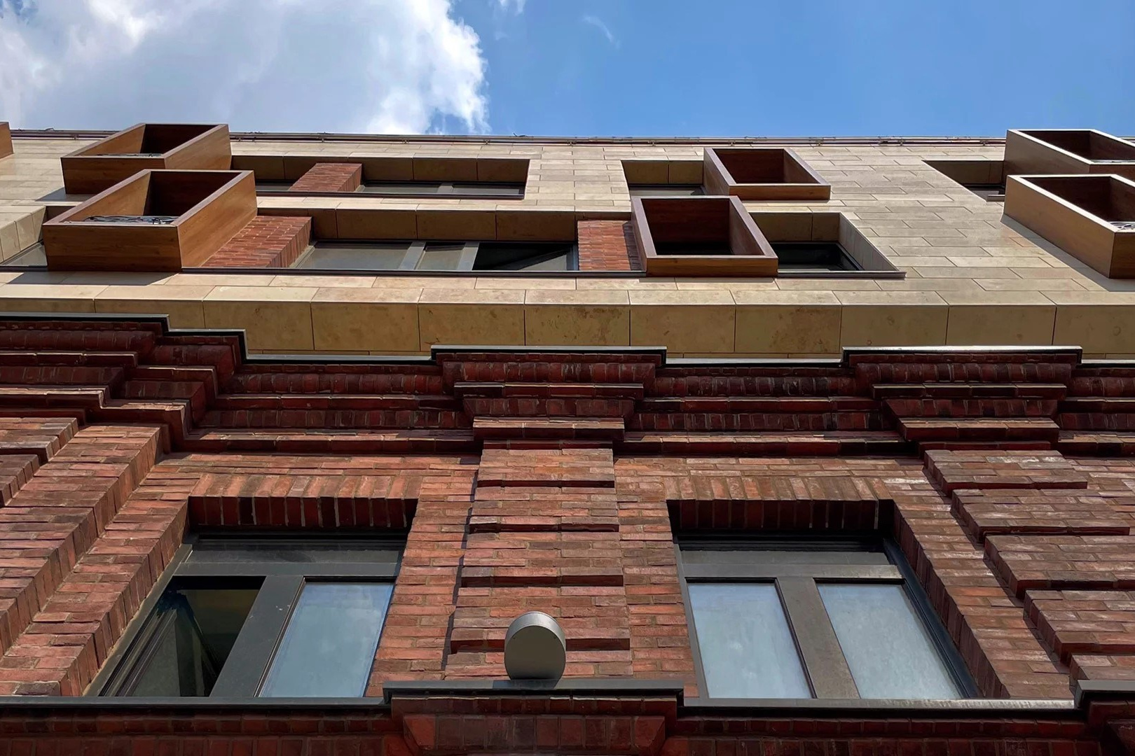 Индивидуальные фасадные решения