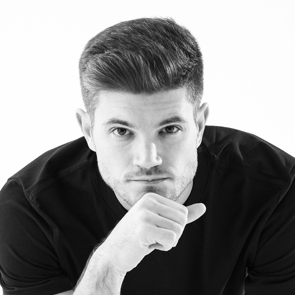 Мужские фотосессии для сайтов знакомств в Москве. Портретный фотограф Павел Бахирев. Москва