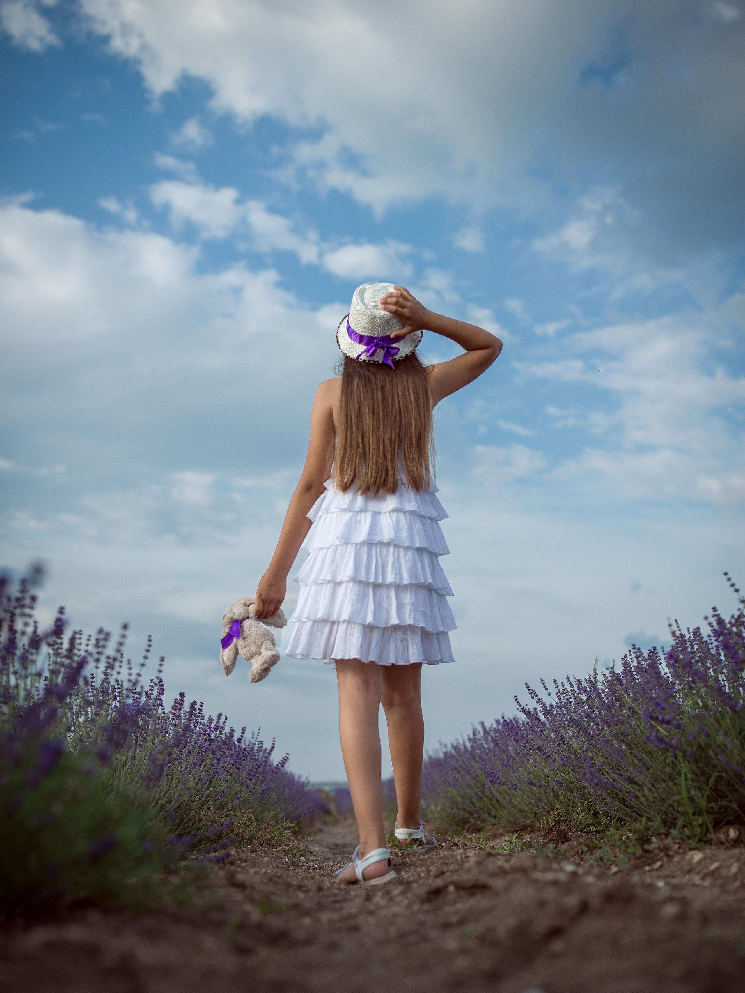 Фотосессия с семьей на лавандовом поле в Тургеневке на закате