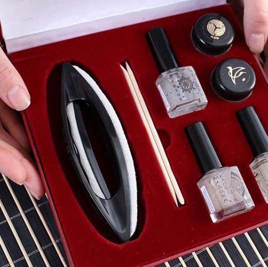 Японский маникюр Севастополь. Японского глянцевание