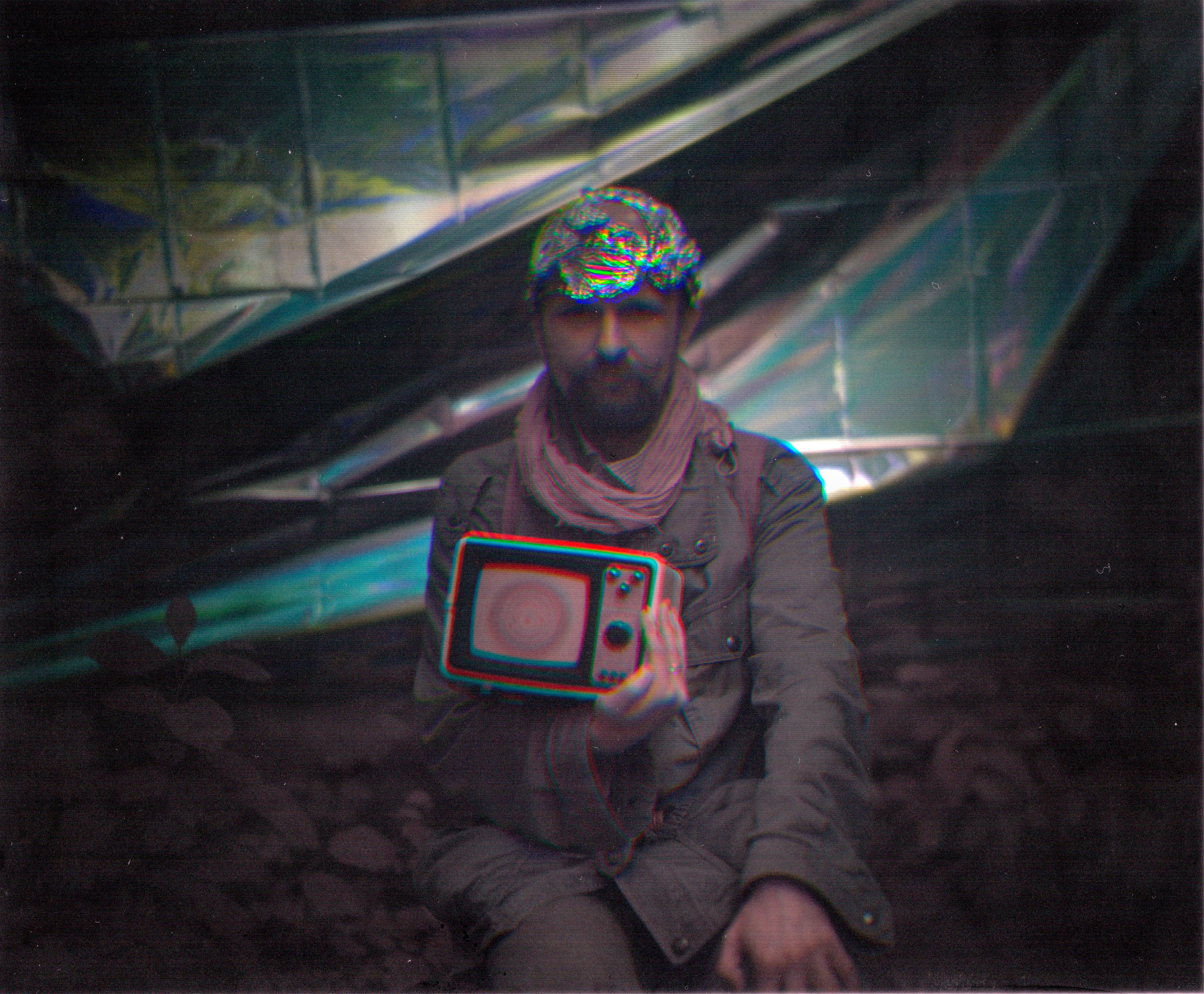 Ремонт головы с помощью Фольги и Буратино. Roman Hodirev is an esoteriologist, multidisciplinary artist, photographer and musician. Saint Petersburg, Riga