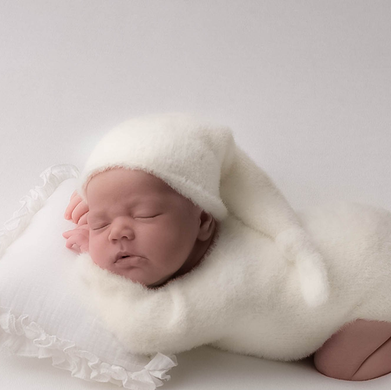 Фотограф новорожденных (ньюборн) в г. Уссурийске Приморский край Ирина Губанова