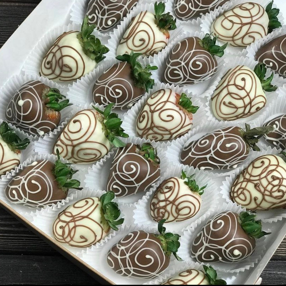 Наборы из клубники в шоколаде Сургут. Клубника в шоколаде в Сургуте