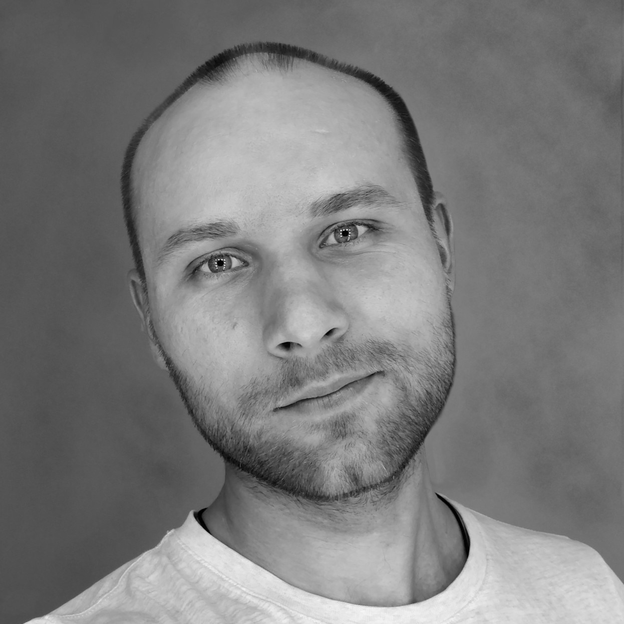 Контакты. Фотограф Владивосток Николай Тынько