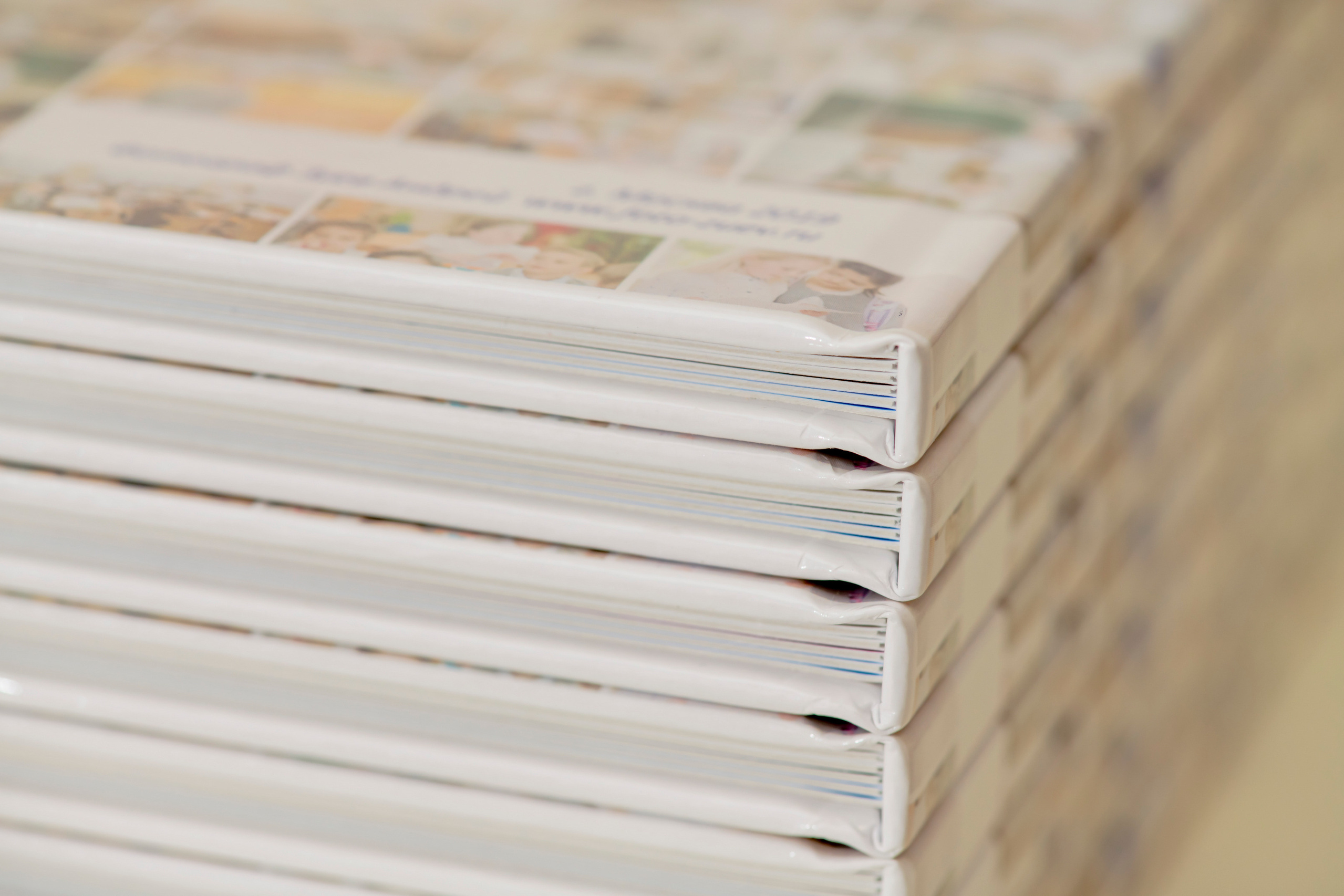 Фотоальбом Стандарт А4. Профессиональная репортажная фотосъёмка, создание выпускных альбомов