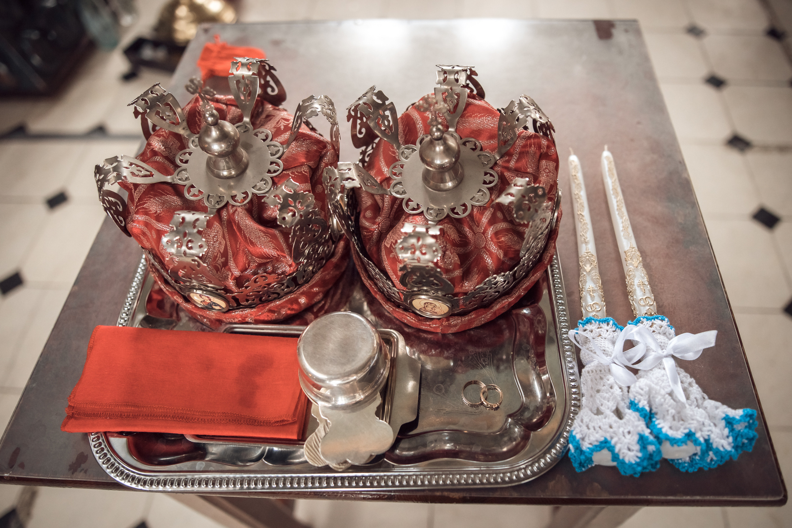 Как выбирать крестных родителей?