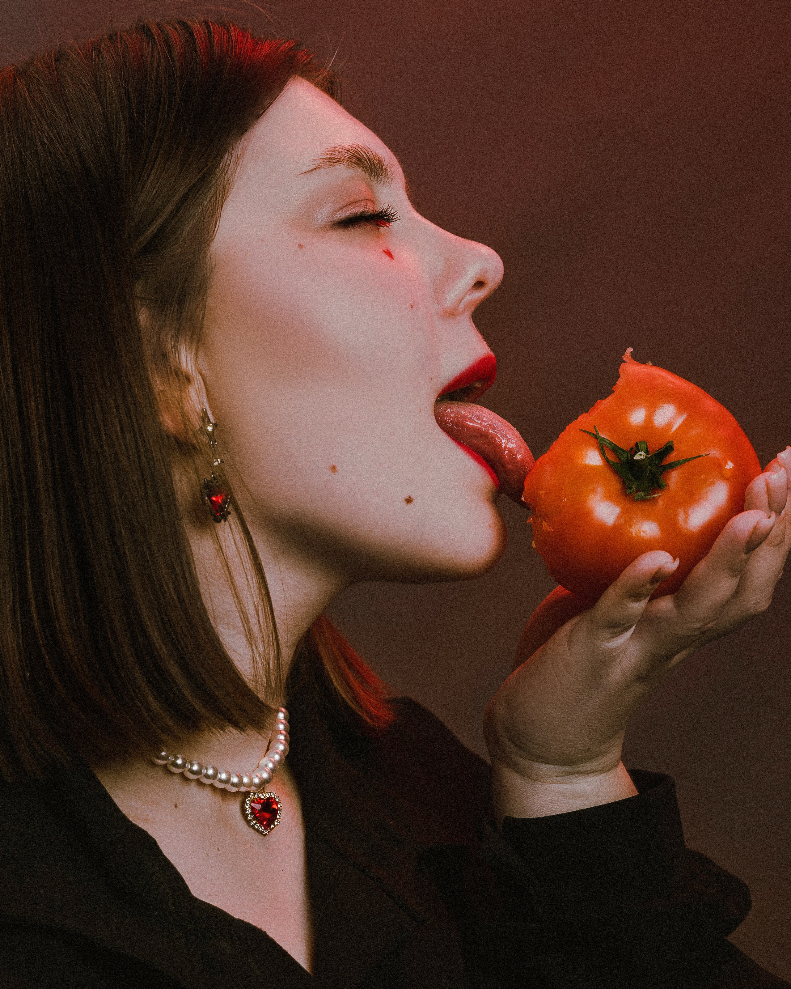 Автопортрет. ПРОШЛА ЛЮБОВЬ — ЗАВЯЛИ ПОМИДОРЫ. ФОТОГРАФ ВО ВЛАДИВОСТОКЕ| СВАДЕБНЫЙ ФОТОГРАФ