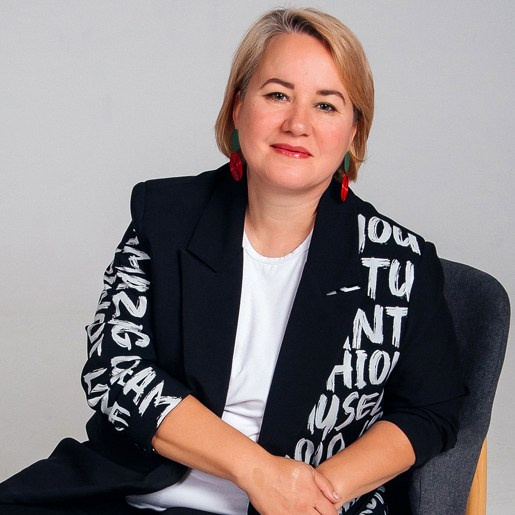 Контакты. Школьный фотограф, Новосибирск. Выпускные альбомы для школьников и детских садов, общие фото и «классные истории» для невыпускных классов