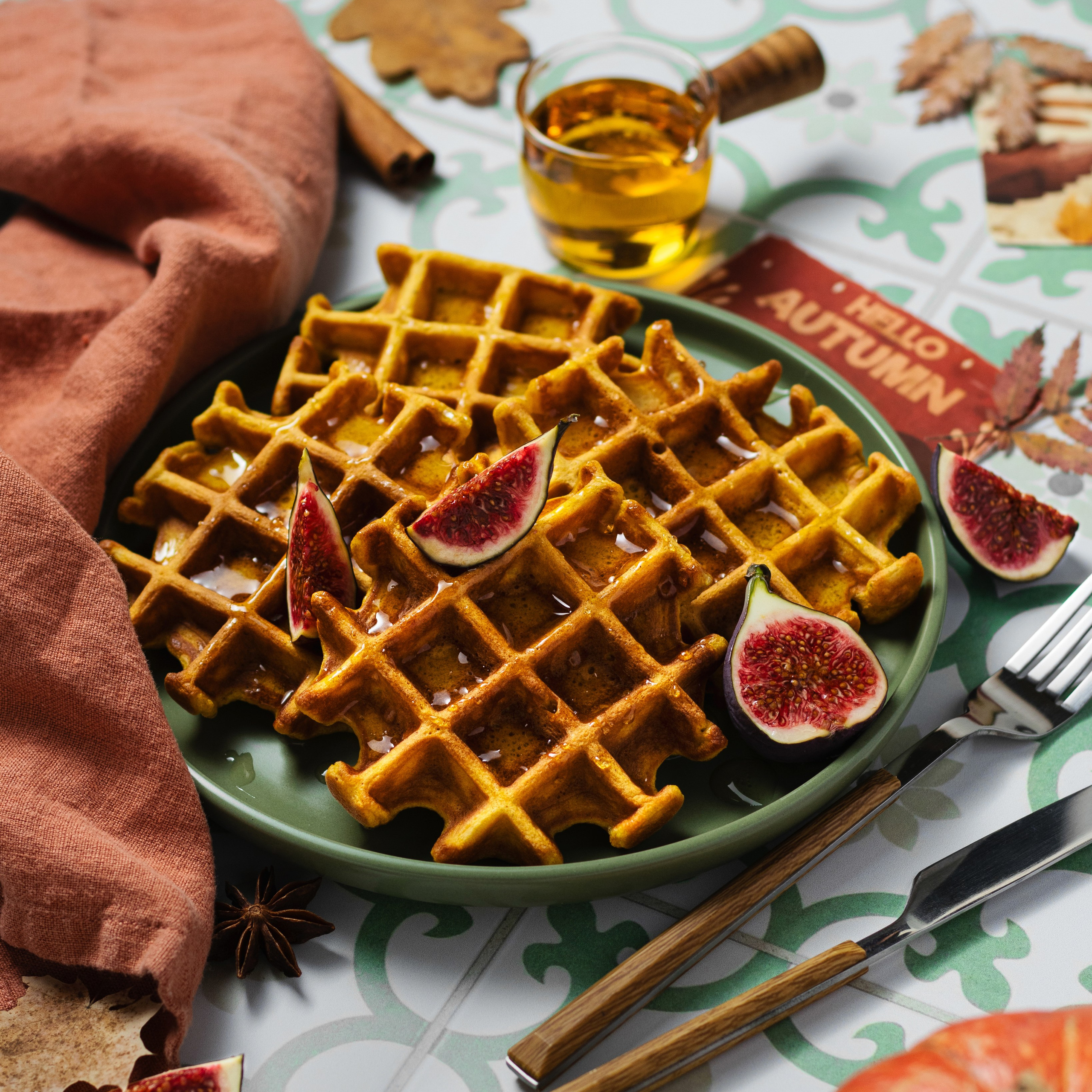 Фото тыквенных вафель с кленовым сиропом