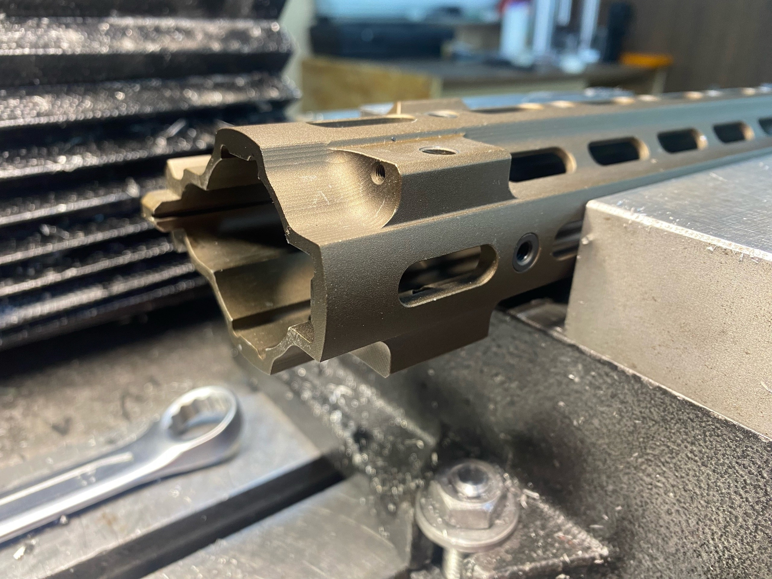 Тюнинг E&C HK416 c цевьём Geissele. Страйкбольная мастерская Бигич Воркшоп