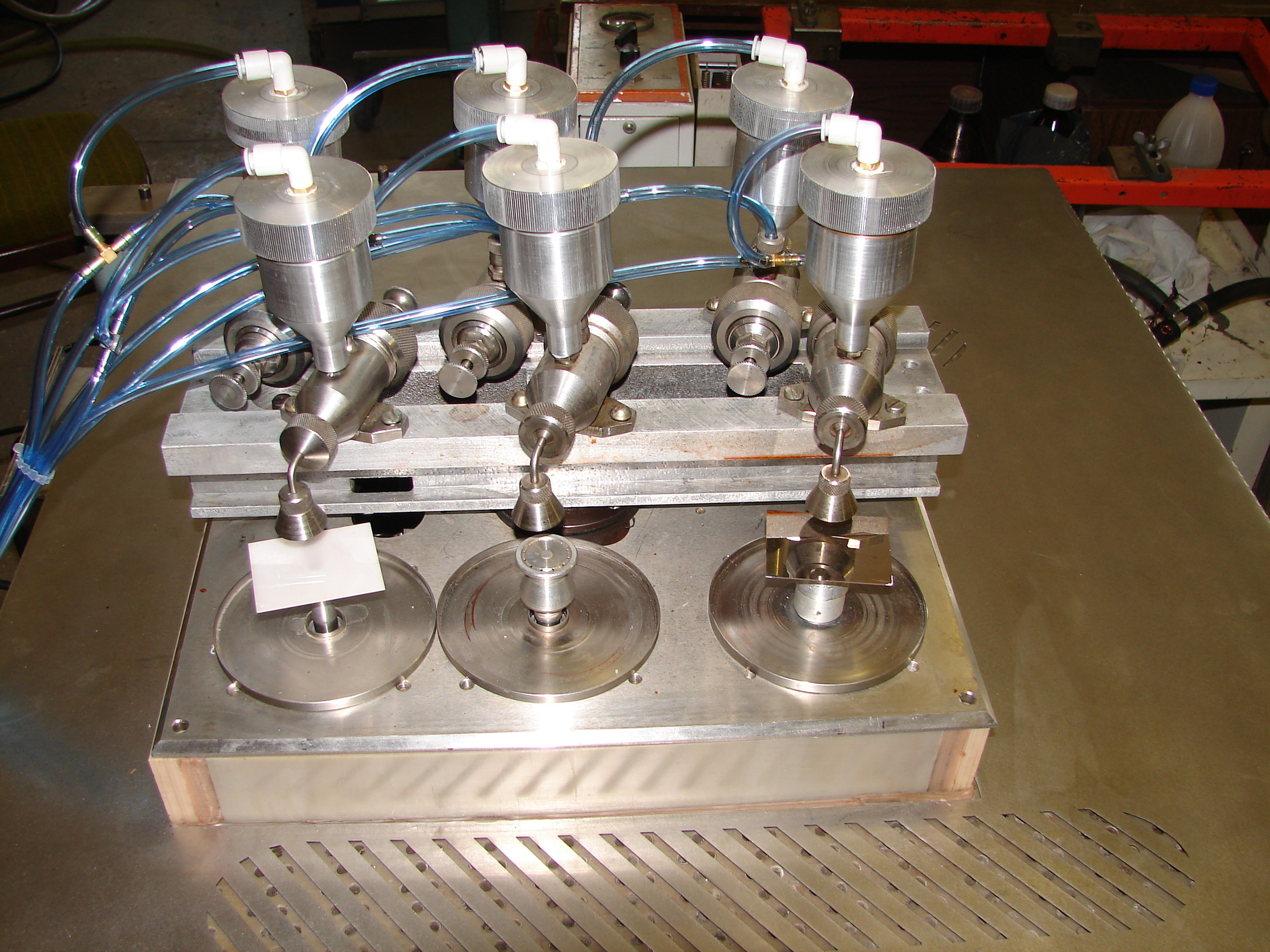 Нанесение фоторезиста. Vito-technics,ru