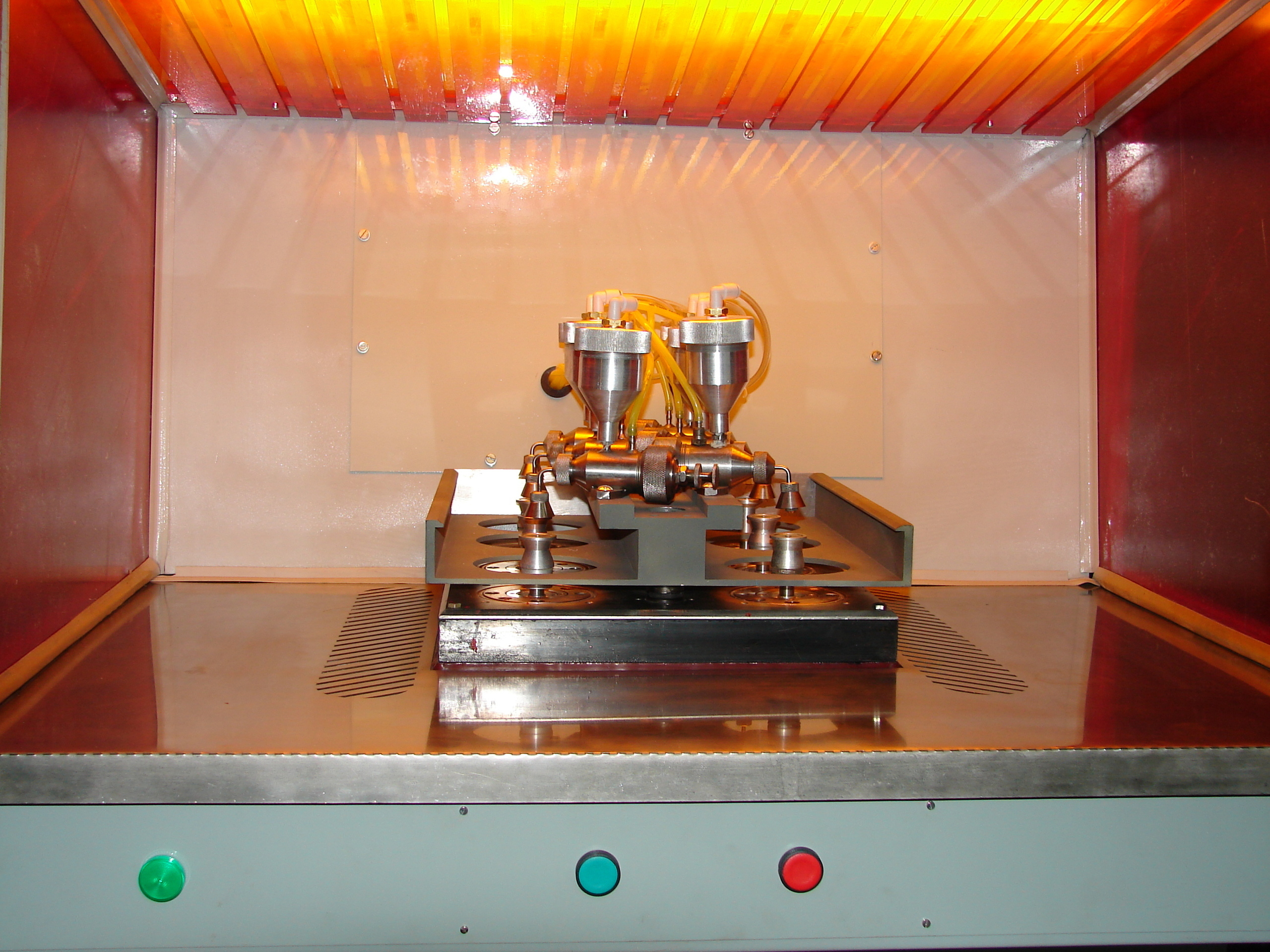 Нанесение фоторезиста. Vito-technics,ru